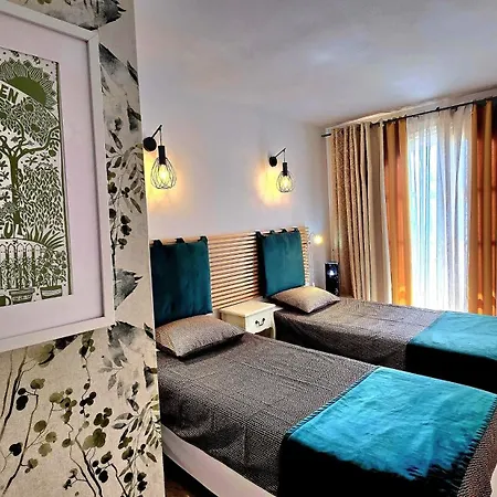 Sunny Duplex With Sea View Of The Scenic Gorge Apartamento
