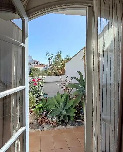 Sunny Duplex With Sea View Of The Scenic Gorge Апартаменты *